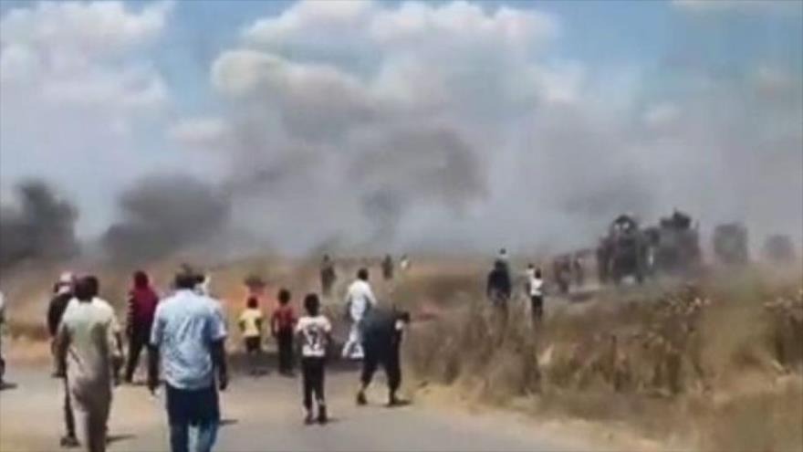 Vídeo: Sirios frenan paso de convoy de EEUU y lo atacan con piedra