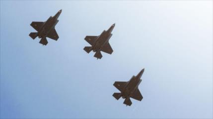 Vídeo: Duelo aéreo entre F-22 de EEUU y Tu-142 de Rusia en Alaska