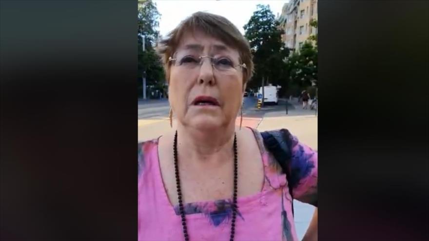 Encaran a Bachelet en la calle por la situación de presos mapuches