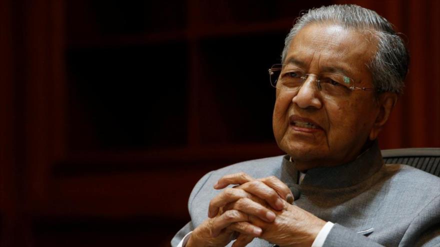 El exprimer ministro de Malasia, Mahathir Mohamad, en una entrevista con la agencia Reuters, Putrajaya, 19 de junio de 2018.
