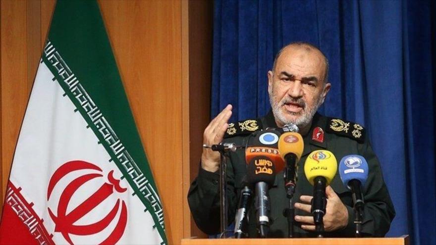 El comandante en jefe del Cuerpo de Guardianes de la Revolución Islámica (CGRI) de Irán, el general de división Hosein Salami, en una rueda de prensa.