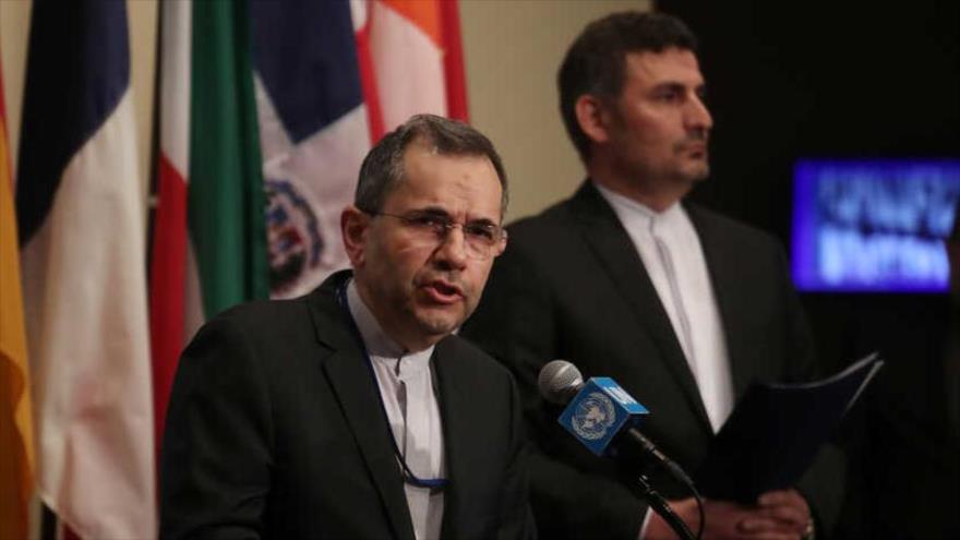 Representante permanente de Irán ante las Naciones Unidas, Mayid Tajt Ravanchi, habla con periodistas en la sede de la ONU en Nueva York, 24 de junio de 2019. 