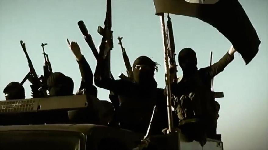 Imagen capturada de un vídeo propagandístico de terroristas de EIIl en Al-Anbar, Irak, 17 de marzo de 2014. (Foto: AFP)