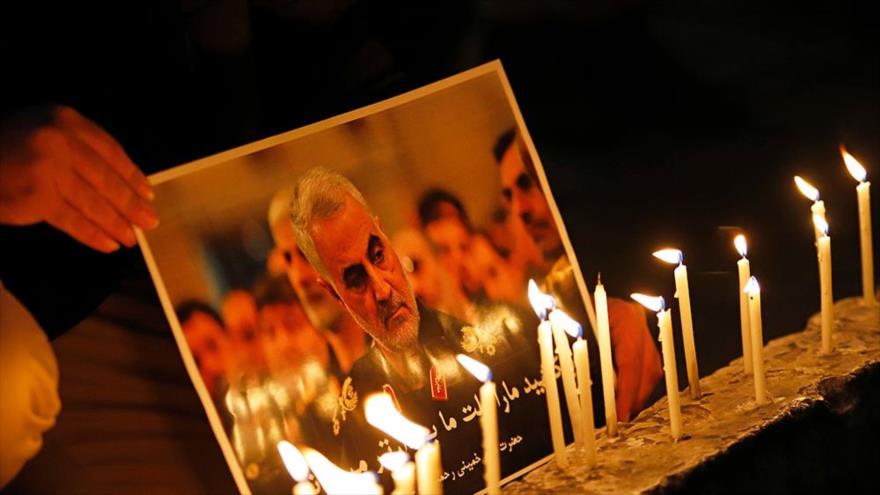 Realizan una ceremonia de luto en Teherán, capital persa, para el teniente general Qasem Soleimani, asesinado por EE.UU. (Foto: Mizan)
