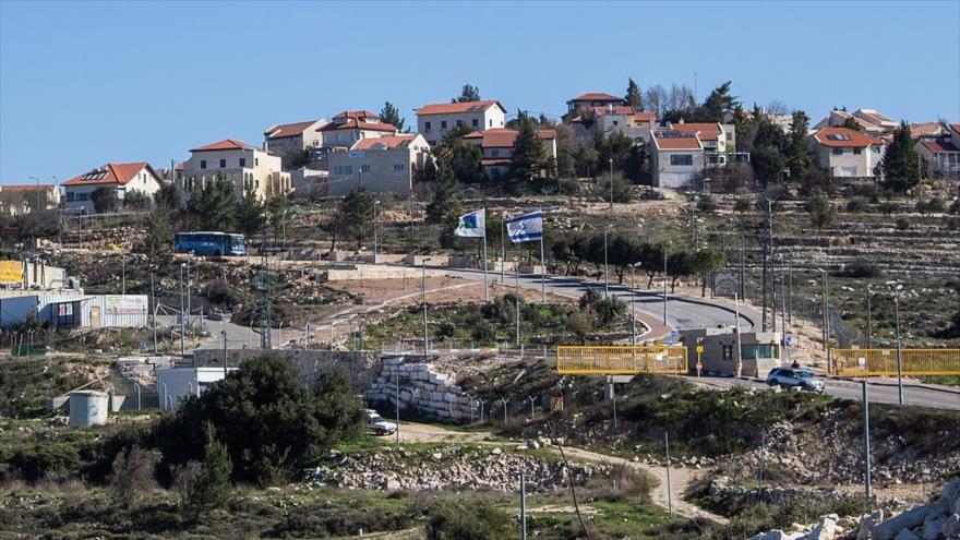 El asentamiento israelí de Neve Daniel, en la Cisjordania ocupada, visto desde las tierras de cultivo palestinas cercanas.