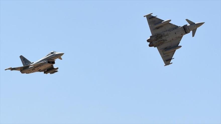 Cazabombarderos Typhoon de la Real Fuerza Aérea saudí durante unas maniobras.