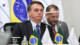 Bolsonaro veta planes para ofrecer apoyo a indígenas por COVID-19