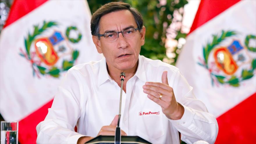 El presidente de Perú, Martin Vizcarra, en una reunión en Lima (capital), 26 de marzo de 2020. (Foto: AFP)