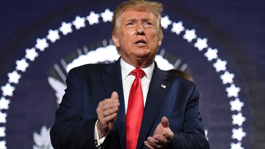 El presidente de EE.UU., Donald Trump, aplaude en un acto en Dakota, 3 de julio de 2020. (Foto: AFP)