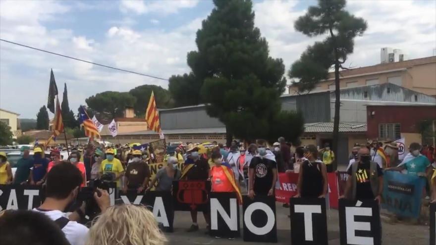 Españoles protestan contra presencia del rey Felipe VI en Cataluña