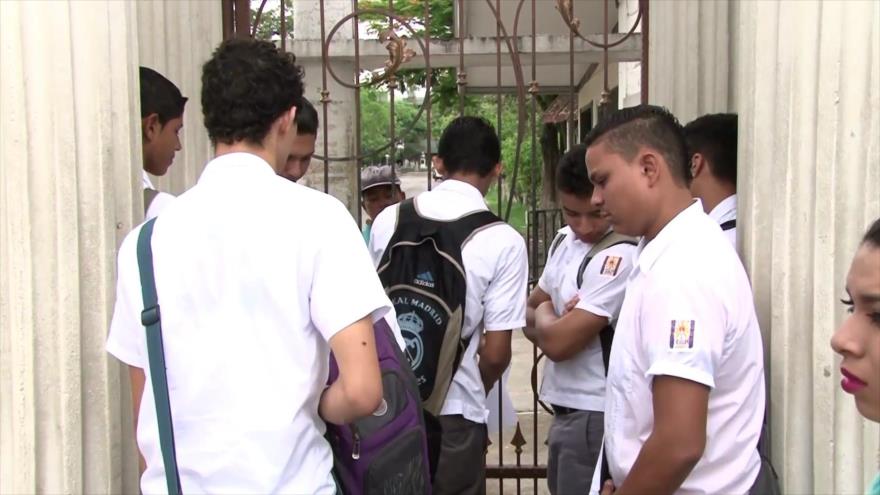 Niños hondureños sin clases por falta de internet 