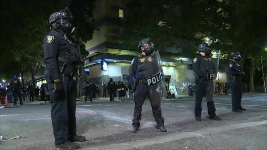 Policía estadounidense sigue reprimiendo a los manifestantes | HISPANTV