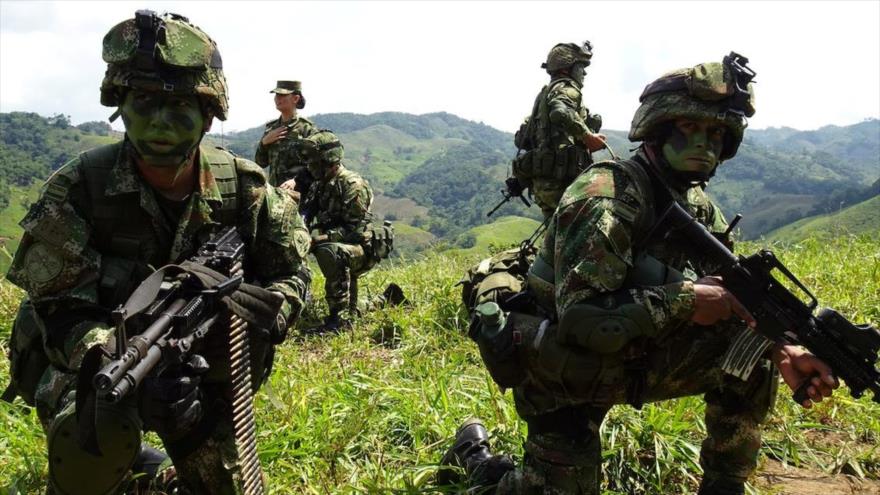 Militares colombianos durante una operación en el norte del país.
