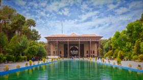 Ciberpaseo: Isfahán; La mitad del mundo