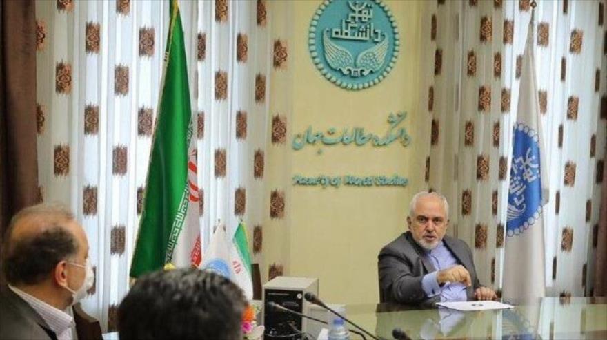 El canciller iraní, Mohamad Yavad Zarif, en la Universidad de Teherán, Irán, 3 de agosto de 2020.