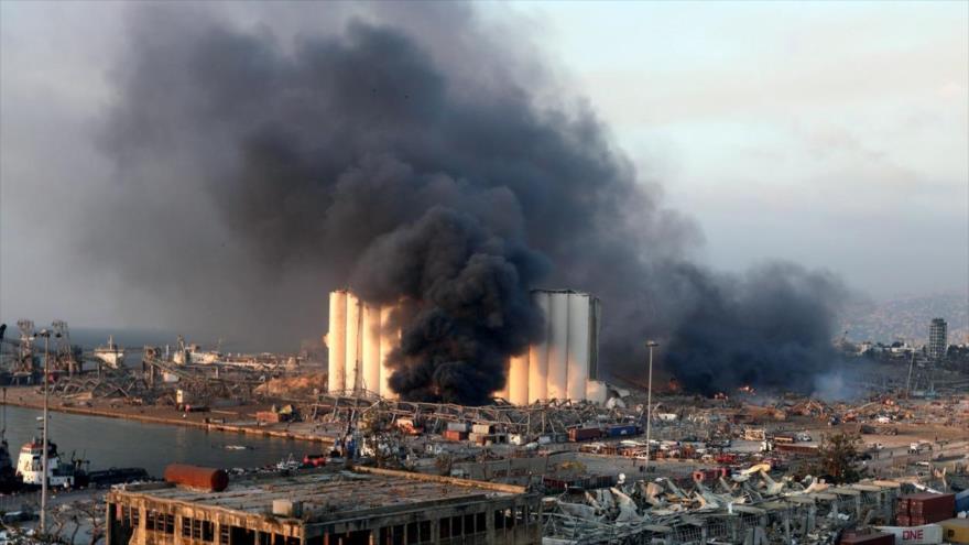 El humo de la explosión ocurrida en el puerto de Beirut (El Líbano), 4 de agosto de 2020. (Foto: Reuters)