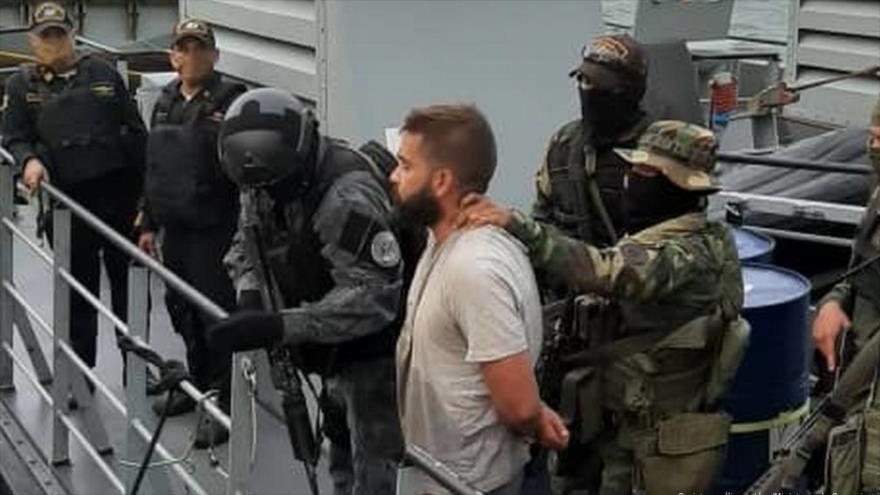 Un mercenario de origen estadounidense, detenido por autoridades venezolanas, tras haber sido frustrado su plan golpista de incursión militar sobre Venezuela.