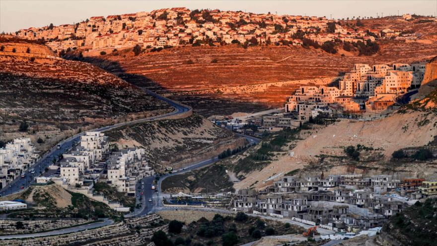 Vista general del asentamiento israelí Givat Zeev, cerca de Ramalá, en la ocupada Cisjordania, 25 de junio de 2020. (Foto: AFP)