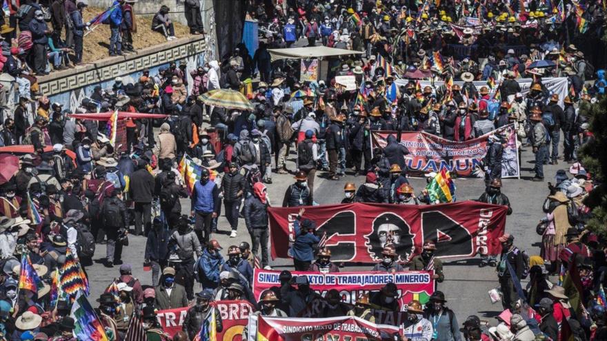 Manifestantes en Bolivia piden renuncia de Áñez a su candidatura