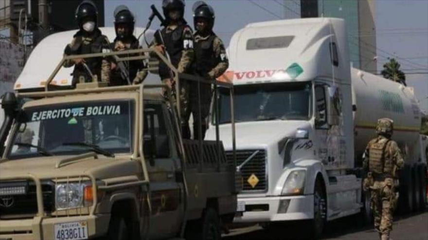Soldados armados bolivianos en Santa Cruz, Bolivia, 10 de agosto de 2020.