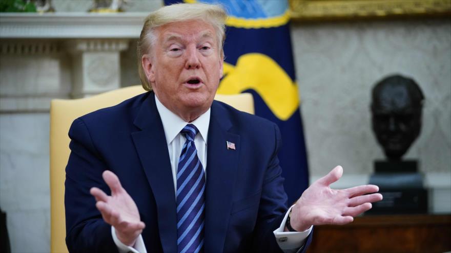 El presidente de EE.UU., Donald Trump, habla en una reunión con el gobernador de Nueva Jersey en la Casa Blanca, 30 de abril de 2020. (Foto: AFP)