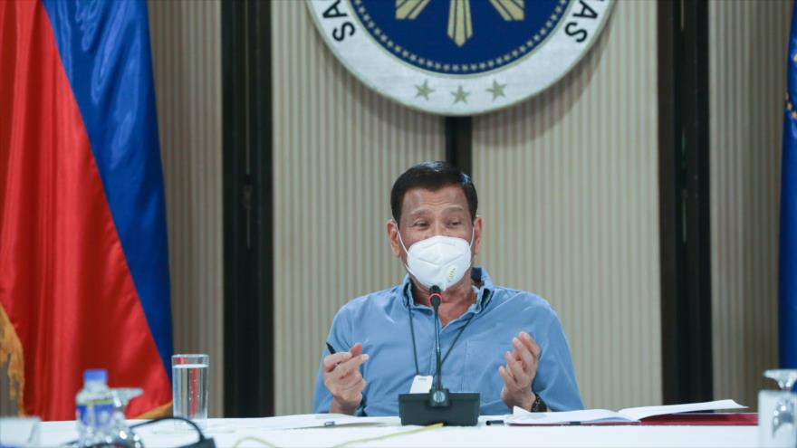El presidente de Filipinas, Rodrigo Duterte, habla en una reunión oficial en Manila, la capital, 8 de abril de 2020. (Foto: AFP)