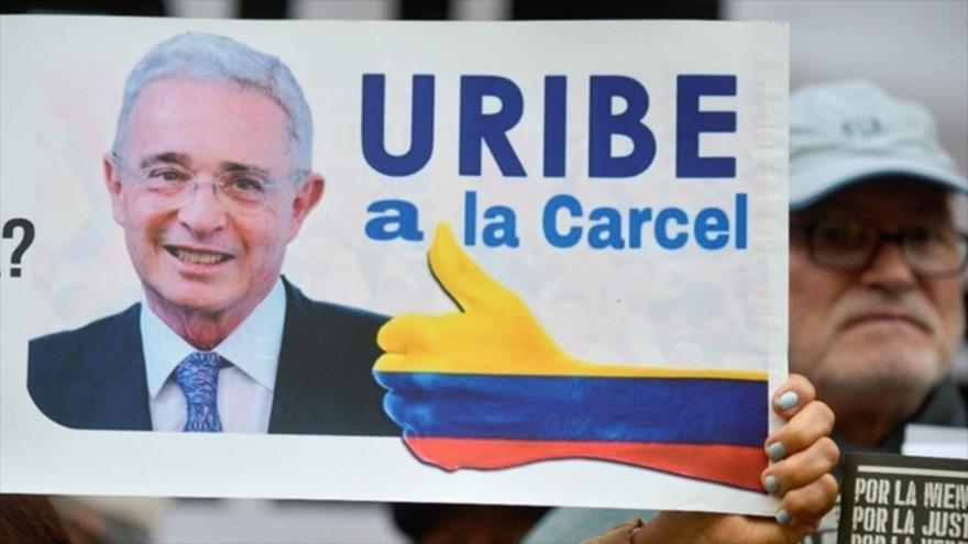 Corte de Colombia pide al Senado suspender a Uribe de su cargo | HISPANTV