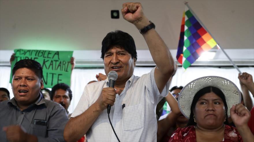 El depuesto presidente de Bolivia, Evo Morales, habla durante un evento en Buenos Aires, Argentina, 19 de enero de 2020. (Foto: AFP)