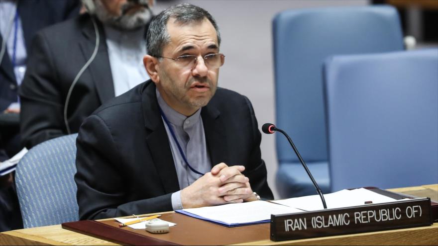 El representante permanente de Irán ante las Naciones Unidas, Mayid Tajt Ravanchi, durante una sesión del CSNU.