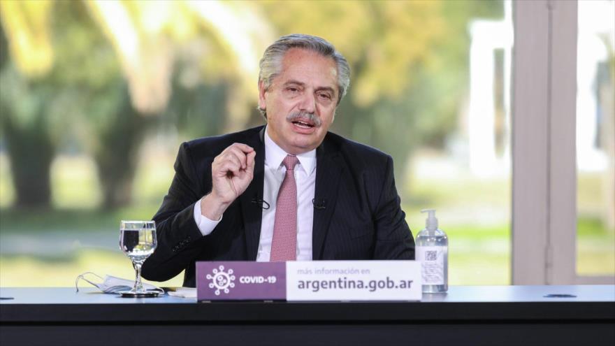 El presidente de Argentina, Alberto Fernández, se dirige a la nación informándoles sobre la lucha contra el coronavirus en el país austral, 13 de agosto de 2020.