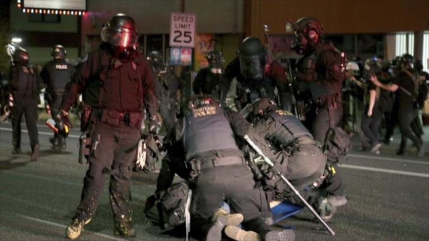 Vídeo: Policía de EEUU usa gas lacrimógeno contra manifestantes