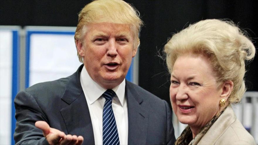 El presidente de EE.UU., Donald Trump, y su hermana, Maryanne Trump Barry, 10 de junio de 2008. (Foto: Getty Images)