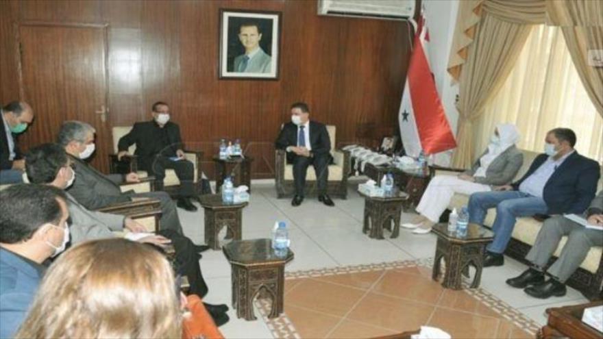 La delegación de Defensa iraní reunido con las autoridades de Obras Públicas y Vivienda de Siria, en Damasco, 24 de agosto de 2020. (Foto: SANA)