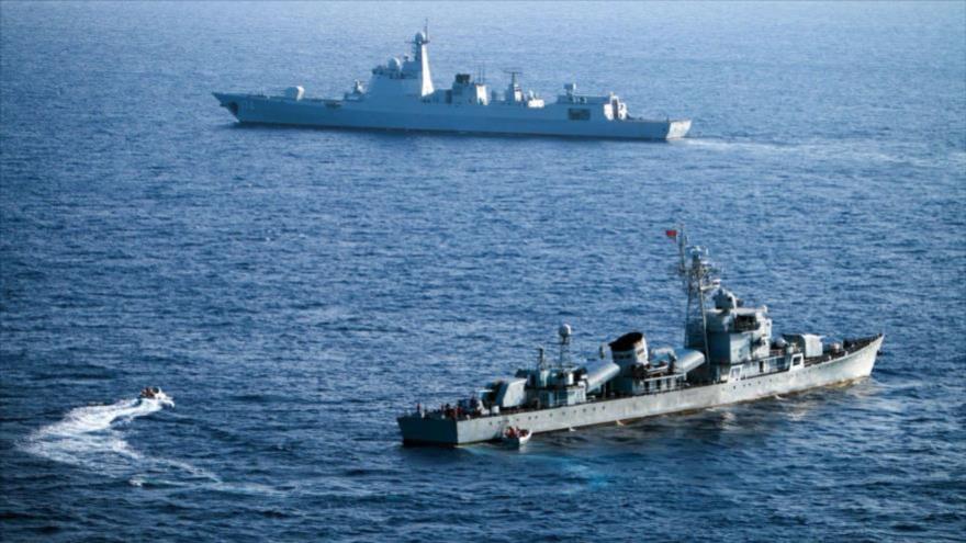 Buques de guerra chinos participan en un ejercicio en el mar de la China Meridional.(Foto: AFP)