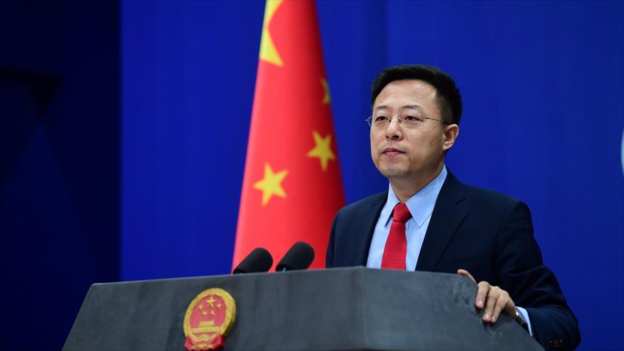 Portavoz de la Cancillería de China, Zhao Lijian, habla durante una rueda de prensa.