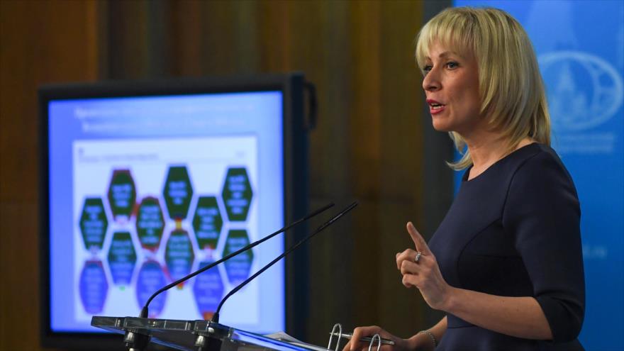 La portavoz de la Cancillería de Rusia, María Zajarova, durante una rueda de prensa en Moscú, la capital, 29 de marzo de 2018. (Foto: AFP)