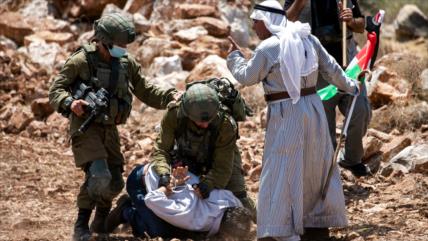 Fuerzas israelíes asaltan un hospital y detienen a palestinos 