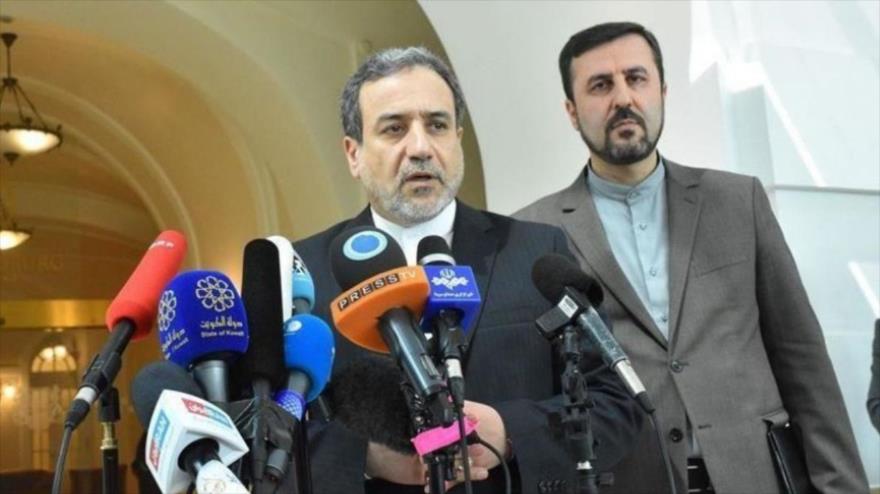 El vicecanciller de Irán para Asuntos Políticos, Abás Araqchi, ofrece una rueda de prensa en Viena, capital austriaca, 1 de septiembre de 2020.