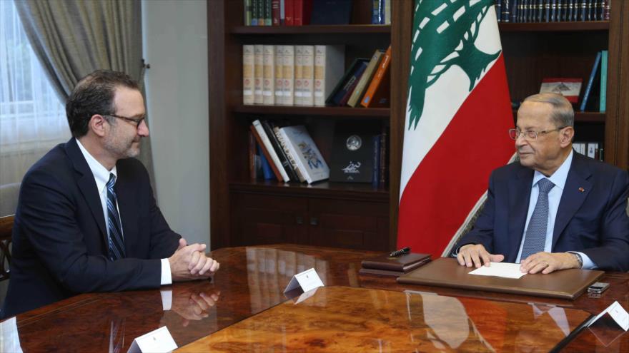 El presidente libanés, Michel Aoun (dcha.) reunido con el subsecretario de Estado de EE.UU., David Schenker, en Beirut, 10 de septiembre de 2019. (Foto: AFP)