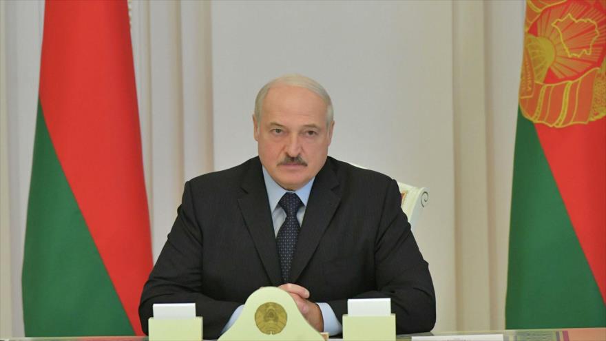 Lukashenko habla del arresto de la líder opositora y sus colegas