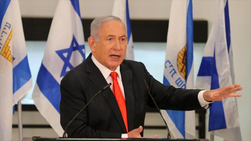 El premier israelí, Benjamín Netanyahu, habla durante su visita a una localidad cerca de Al-Quds (Jerusalén), 8 de septiembre de 2020. (Foto: AFP)