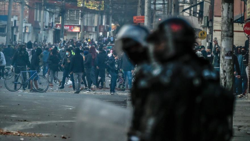5 muertos en protestas contra violencia policial en Colombia 