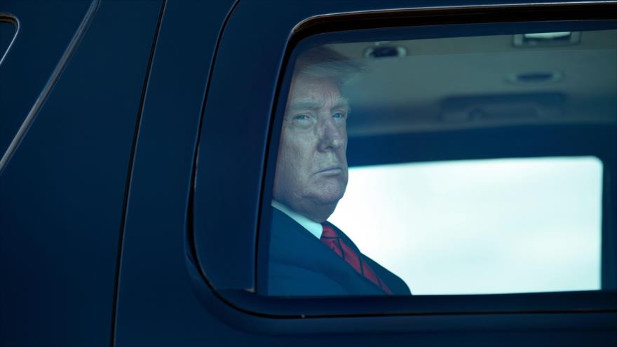 El presidente de EE.UU., Donald Trump, antes de abordar un avión en la base aérea de Maryland, 12 de septiembre de 2020. (Foto: AFP)