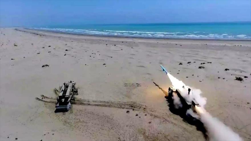 La Fuerza Naval del Ejército iraní lanza el misil Qader en los ejercicios ‘Zolfaqar 99’, 11 de septiembre de 2020. 