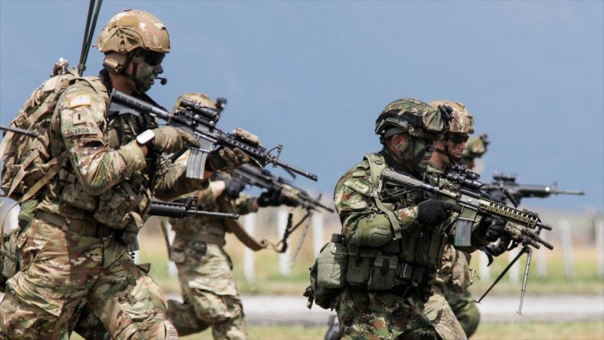 Paracaidistas estadounidenses y Fuerzas Especiales del Ejército de Colombia en un ejercicio, Tolemaida, 26 de enero de 2020. (Foto: Reuters)