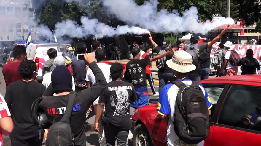 Hondureños vuelven a protestar contra Gobierno de Hernández