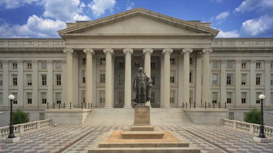 La fachada del edificio del Departamento del Tesoro de Estados Unidos en Washington DC, la capital de EE.UU.