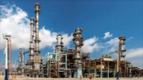 Irán construye la primera refinería de petróleo totalmente nacional