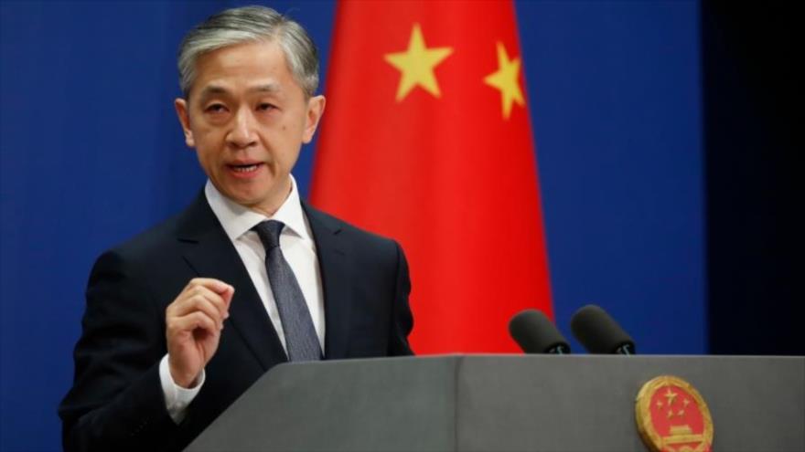 Portavoz de la Cancillería china, Wang Wenbin, durante una rueda de prensa.