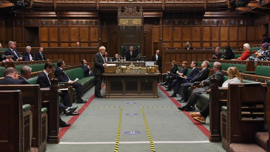El premier británico, Boris Johnson (Centro-izq.), habla en el Parlamento del Reino Unido en Londres, (capital), 23 de septiembre de 2020. (Foto: AFP)
